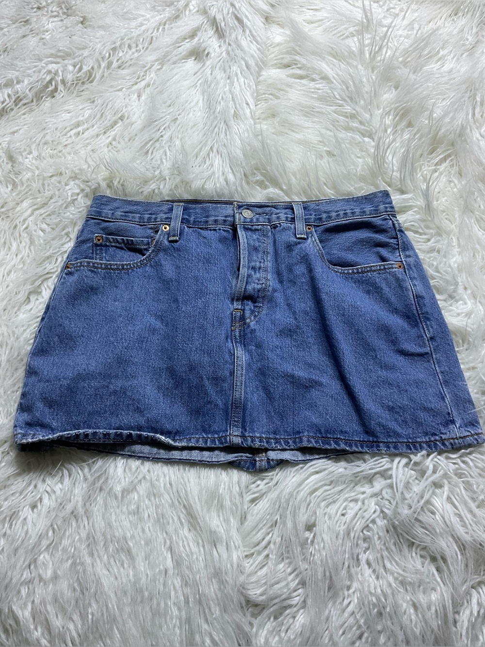 Levi’s Icon Skirt in Medium Indigo Worn In Size 32
